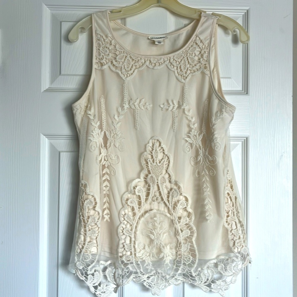 Artisan NY cream tank with lace overlay, size medium